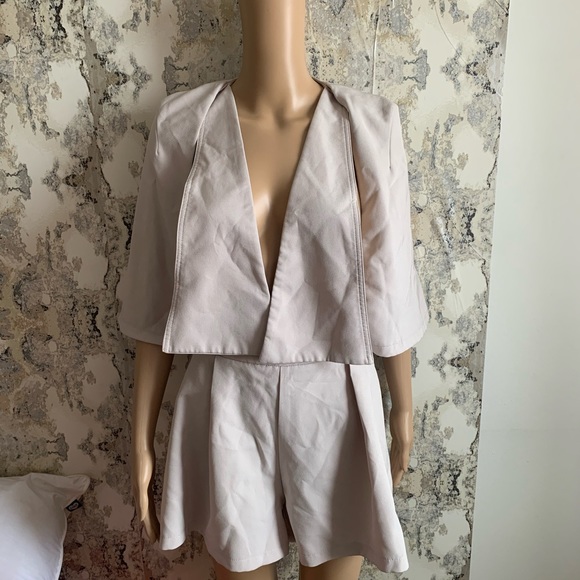 CO-ORD SHORT SET WITH CAPE BLAZER - Picture 4 of 7